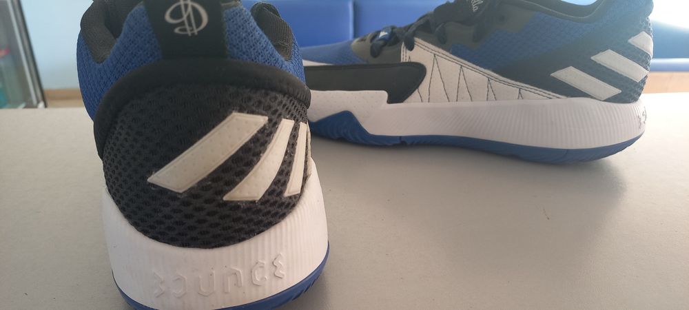 Маратонки Adidas сникърс