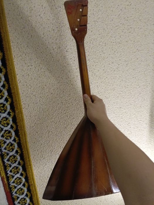 Продам  балалайку дэку от нее