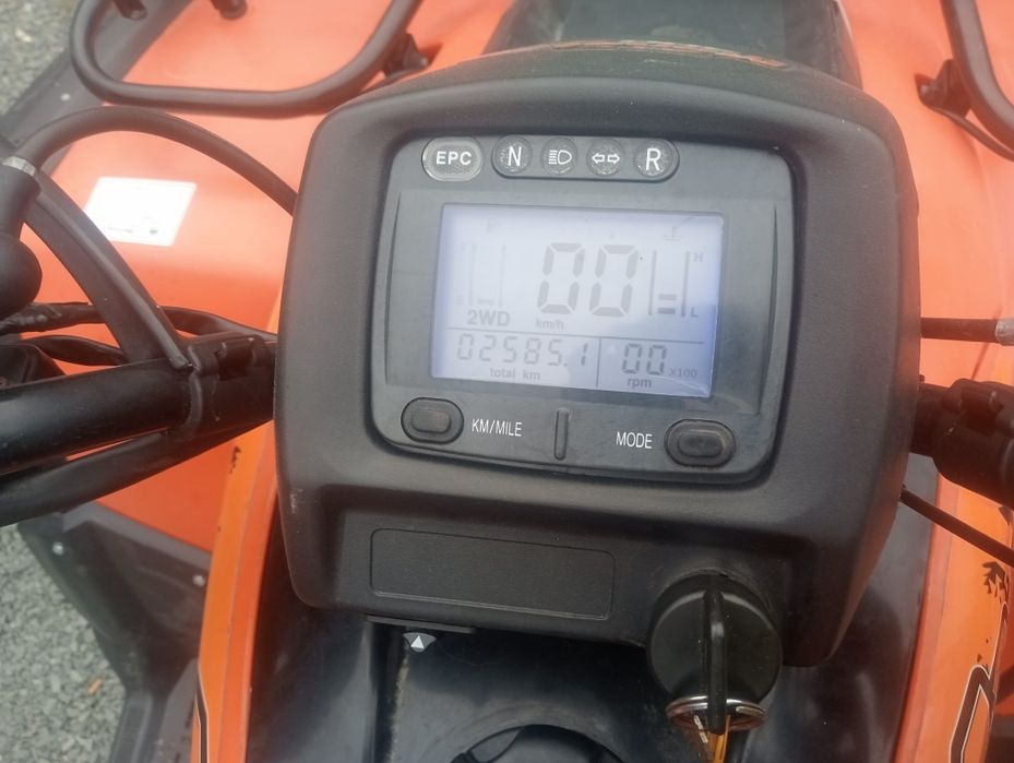Vand atv buyang cu acte de 300 4x4