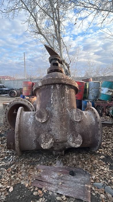 Продам задвижки разного диаметра