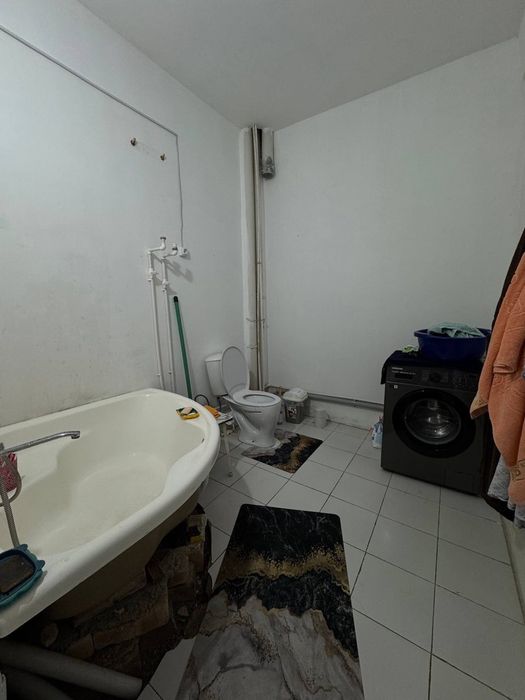 Срочно продаётся 3х комнатная квартира 10 микрорайон