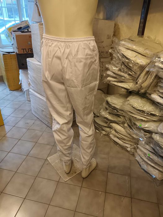 Продавам  печиларски костюми уакита и панталони