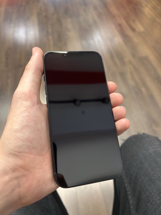 iPhone 14 128GB Midnight – Estetic impecabil, ecran nou, baterie 87%