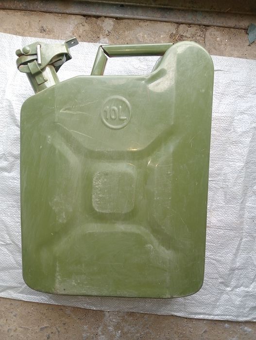 Продам канистру  в хорошем состоянии