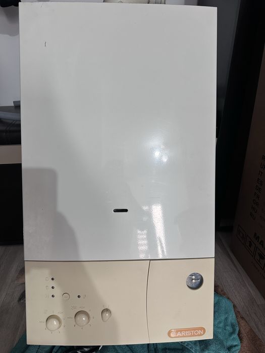 Vand centrala Ariston functionala