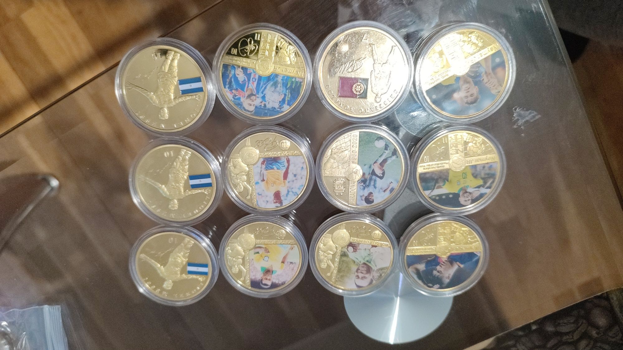 Монети със футболисти
