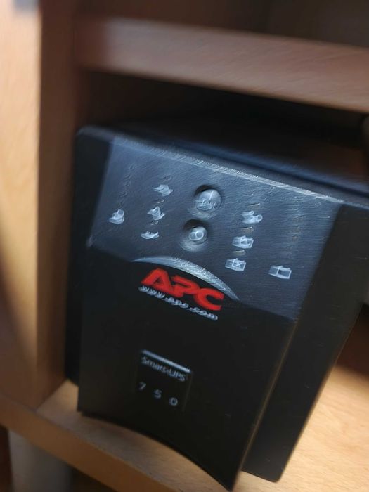 UPS APC 750va UNDA SINUS ideal pt stabilizare ups sau centrale termice