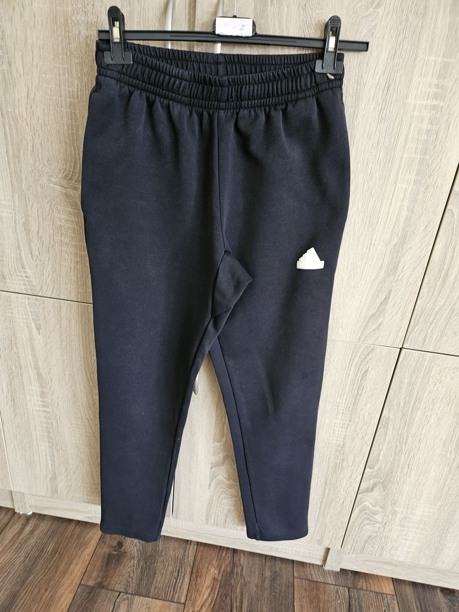 2 броя долнища Adidas размер S