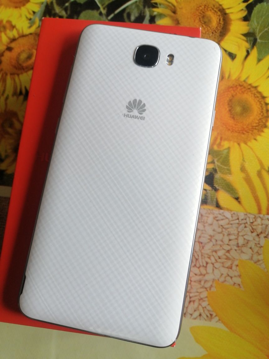 Мобилен телефон Huawei Y6 II