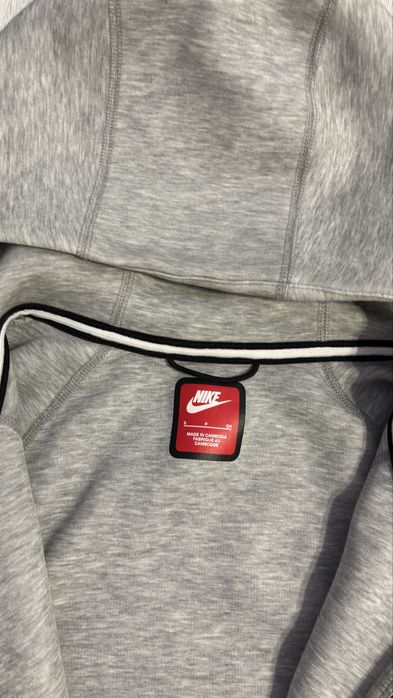 Nike tech fleece сиво горнище