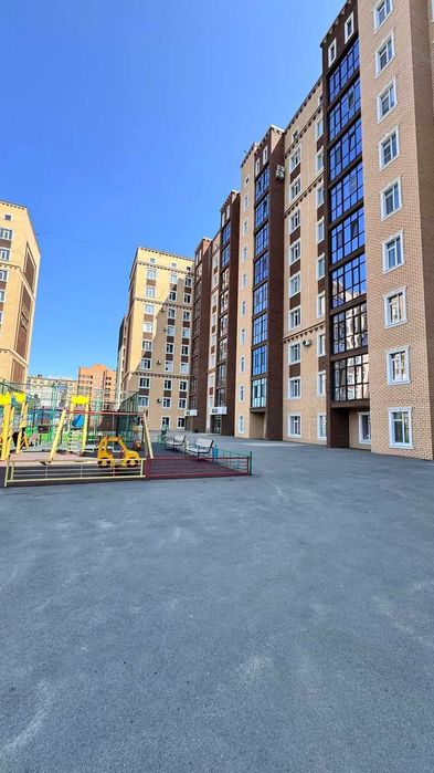 полноценная 2 комнатная квартира в доме с паркингом