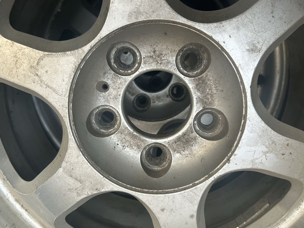 Продам комплект зимних шин с дисками R15 205/70