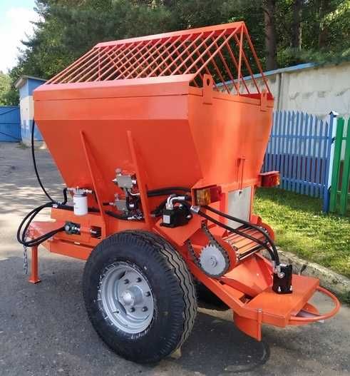 Разбрасыватель песка полуприцепной А-415