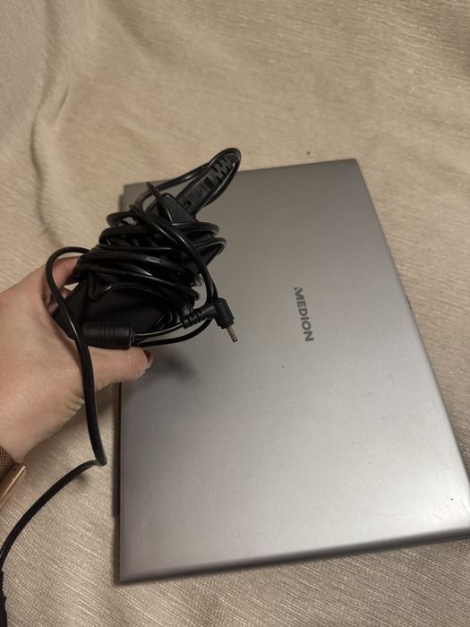Laptop Medion foarte putin utilizat