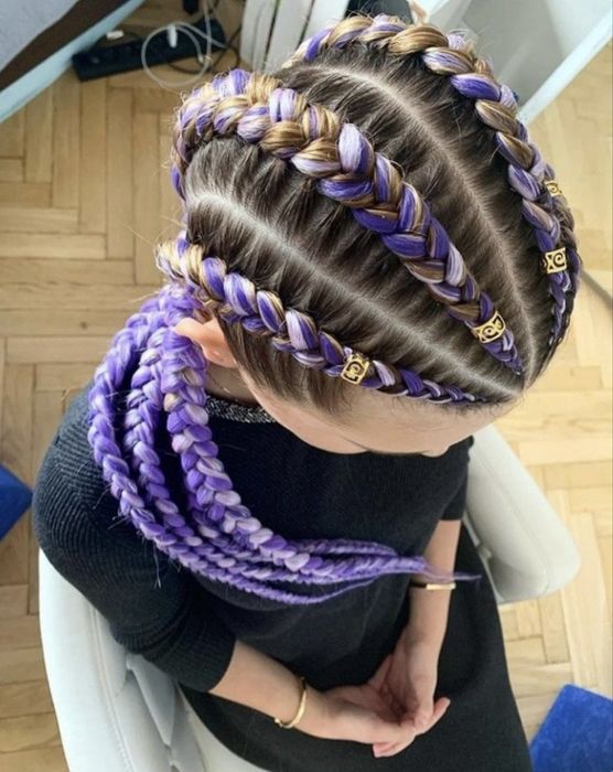 Codițe afro și împletituri cu extensii colorate!