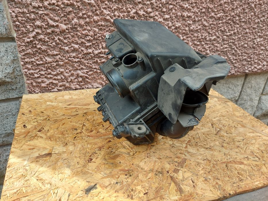 Корпус въздушен филтър Мазда 5 , 6 / Mazda 5 , 6