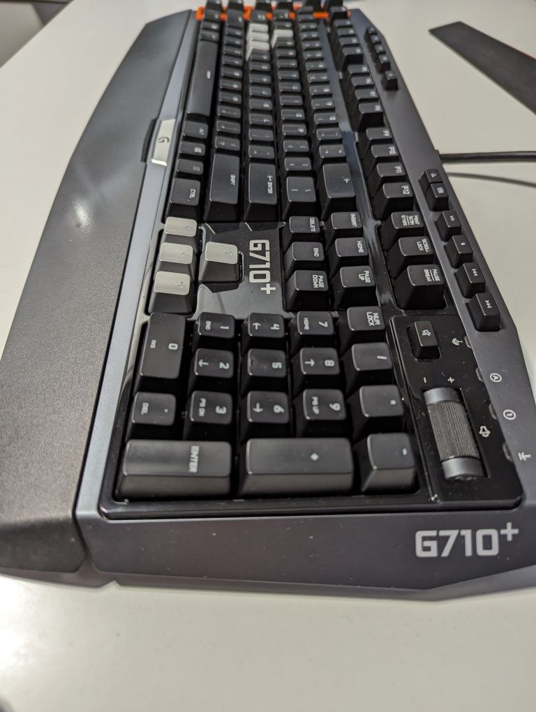 Механична геймърска клавиатура G710+