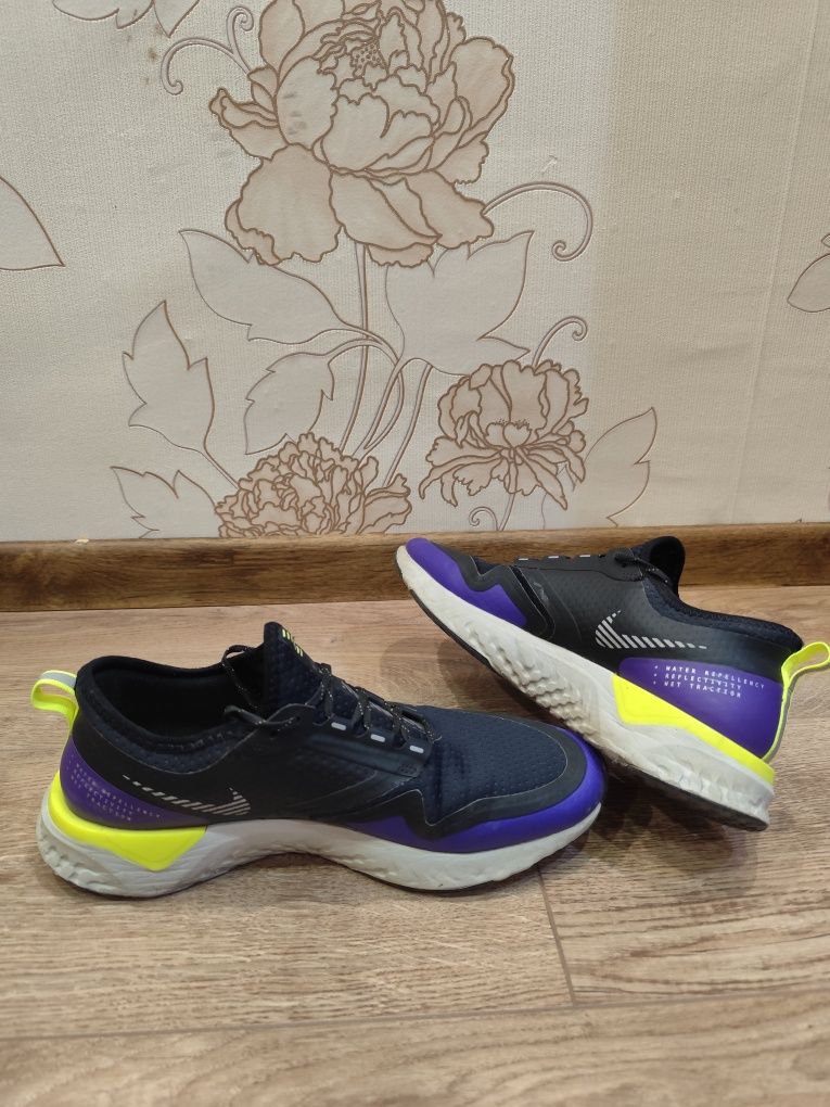 Nike Odyssey Reakt EUR 43 / cm 27.5