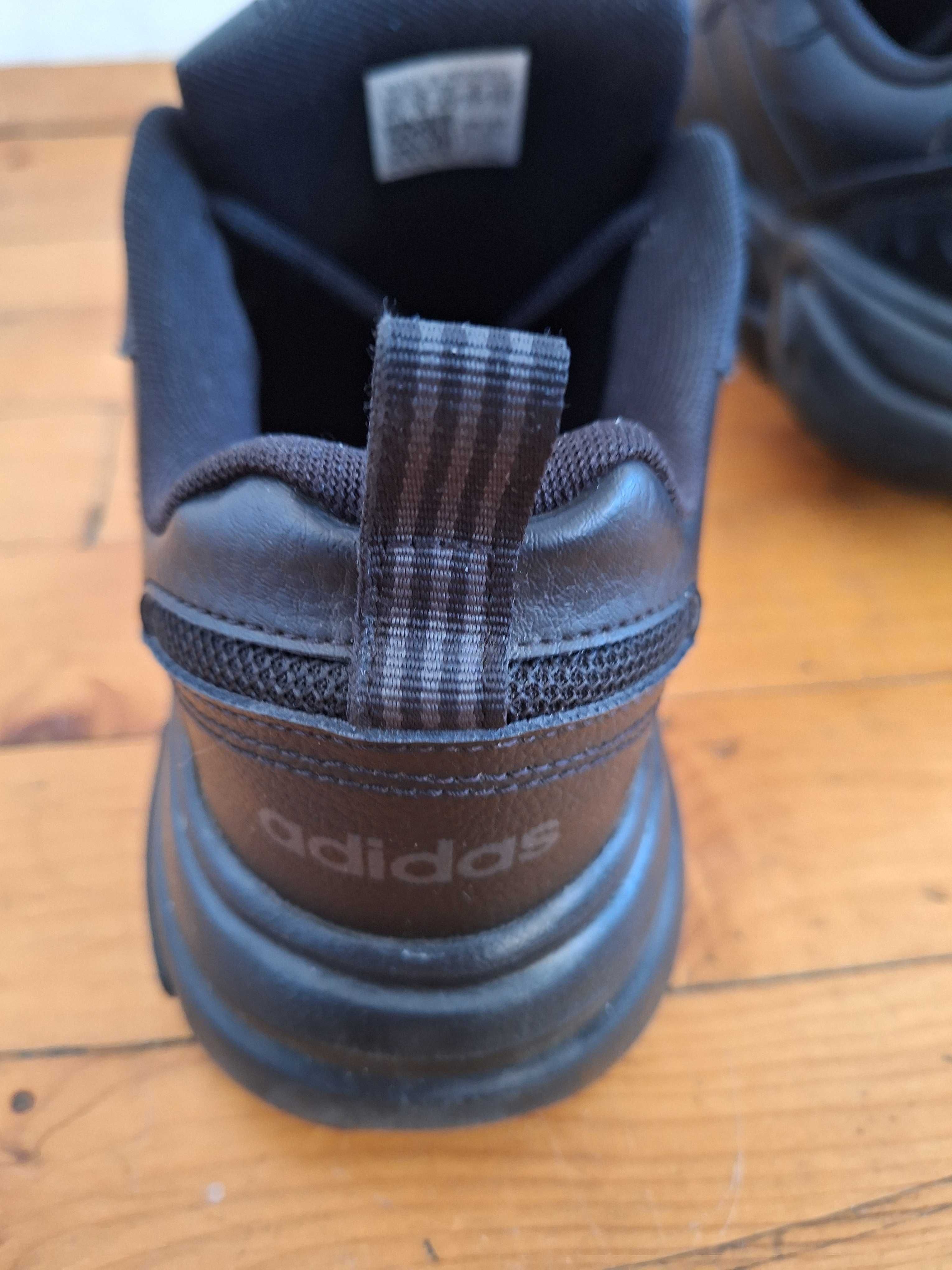 Маратонки ADIDAS