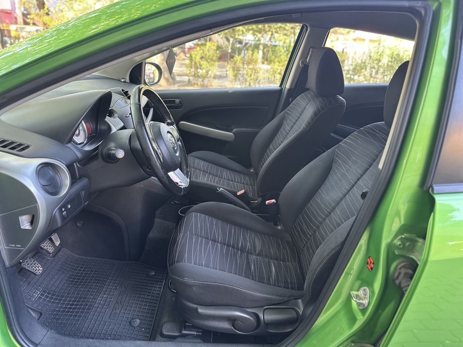 Mazda 2 , 1.3 benzina , full option