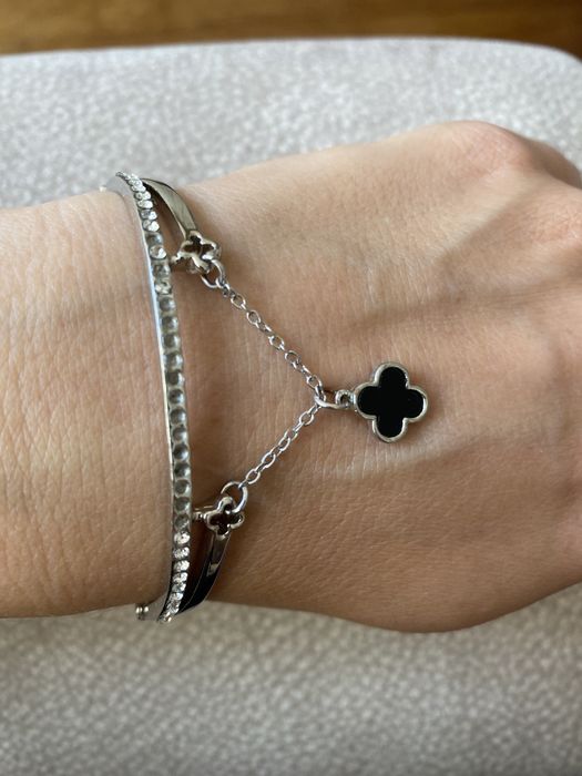 Продам браслет нежный со стразами