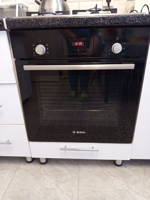 Продам духовой шкаф Bosch в отличном состоянии