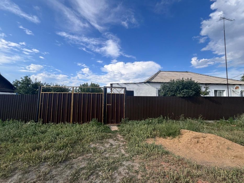 Продам квартиру очень теплую рядом больница школа садик