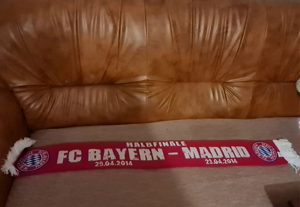 Vând Fular pentru Fani Bayern Munchen