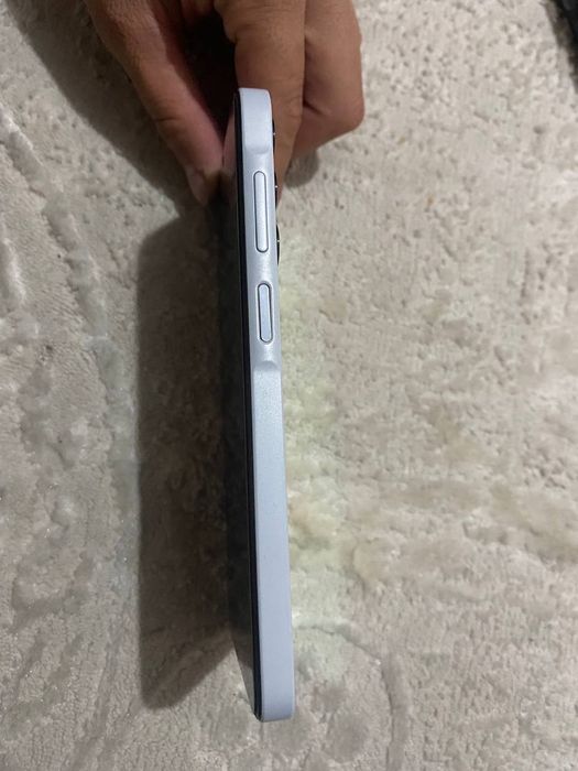 Samsung A 15 8/256Gb  srochna sotiladi