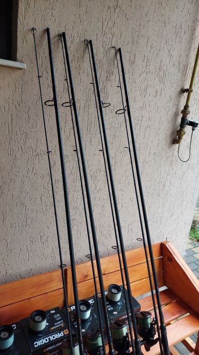 Set crap distanta: 4 fl strategist 3.90m/3,75lb, 4 prologic avenger 80