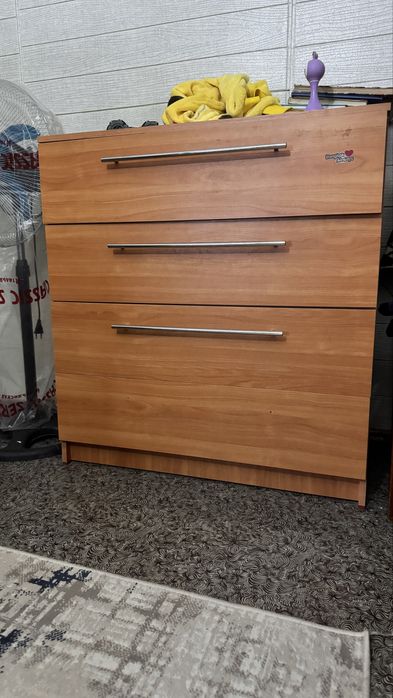 Камод на реставрацию в среднес состоянии шкаф полки