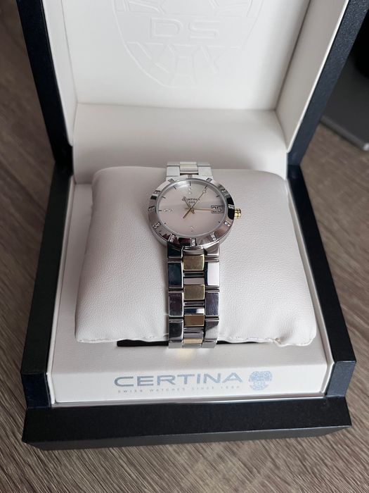 Часовник Certina с диаманти