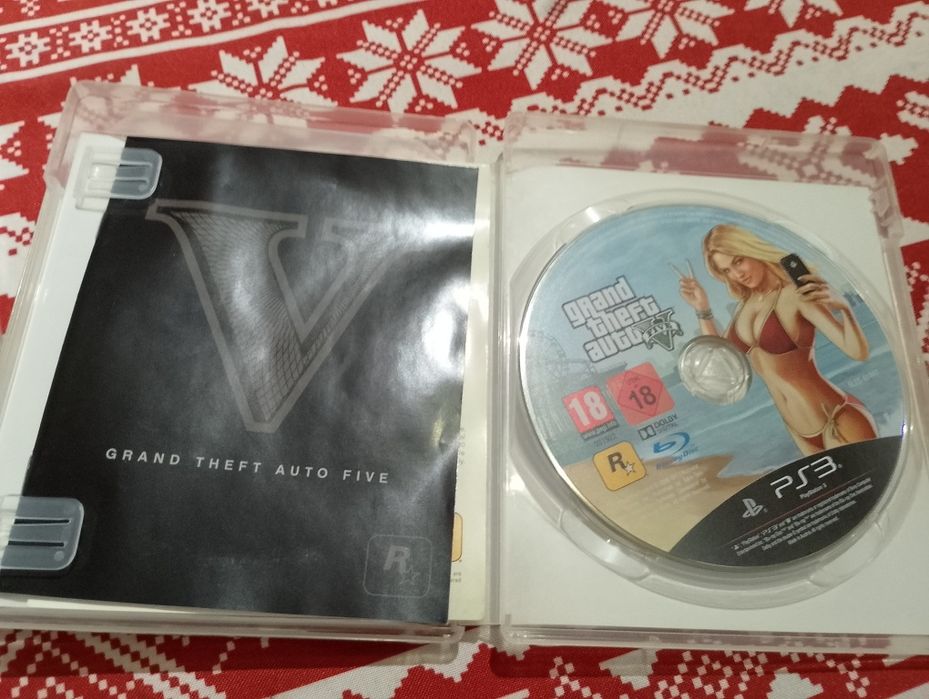 Vand FIFA 09 și GTA 5