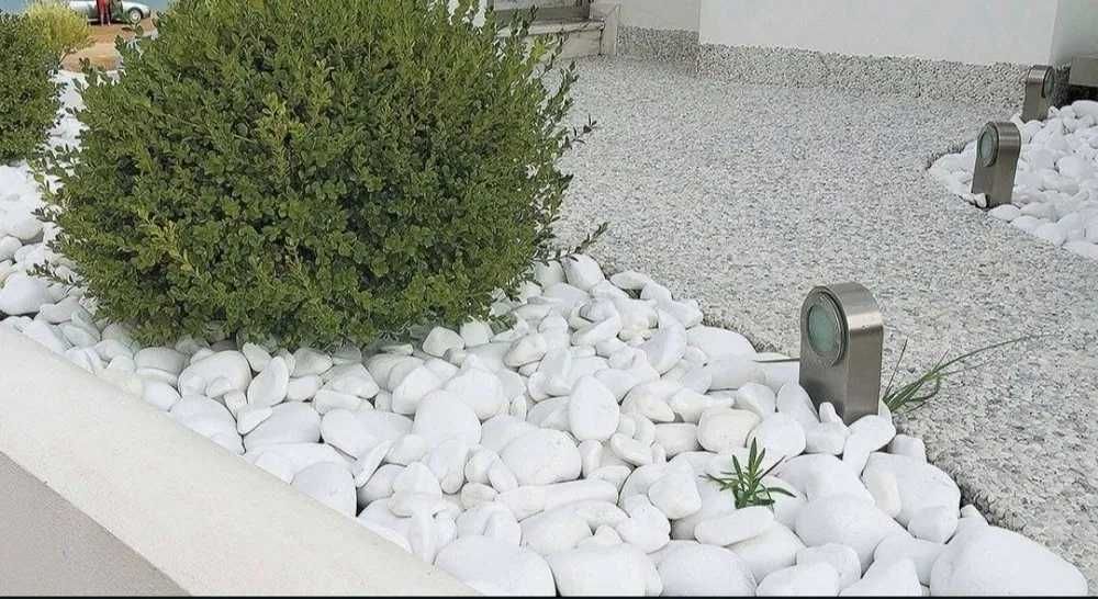 Piatra decorativa gradina alba thasos amenajari pietricele