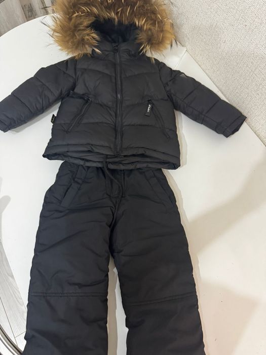 Продам зимний комбинезон на мальчика