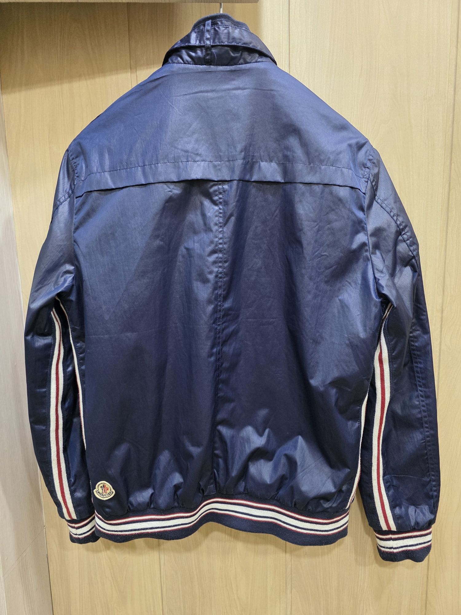 Оригинальная ветровка Moncler