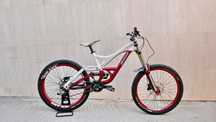 Specialized Demo 8, 26 M, RockShox Boxxer, 208 ход, 1х9 Sram X9