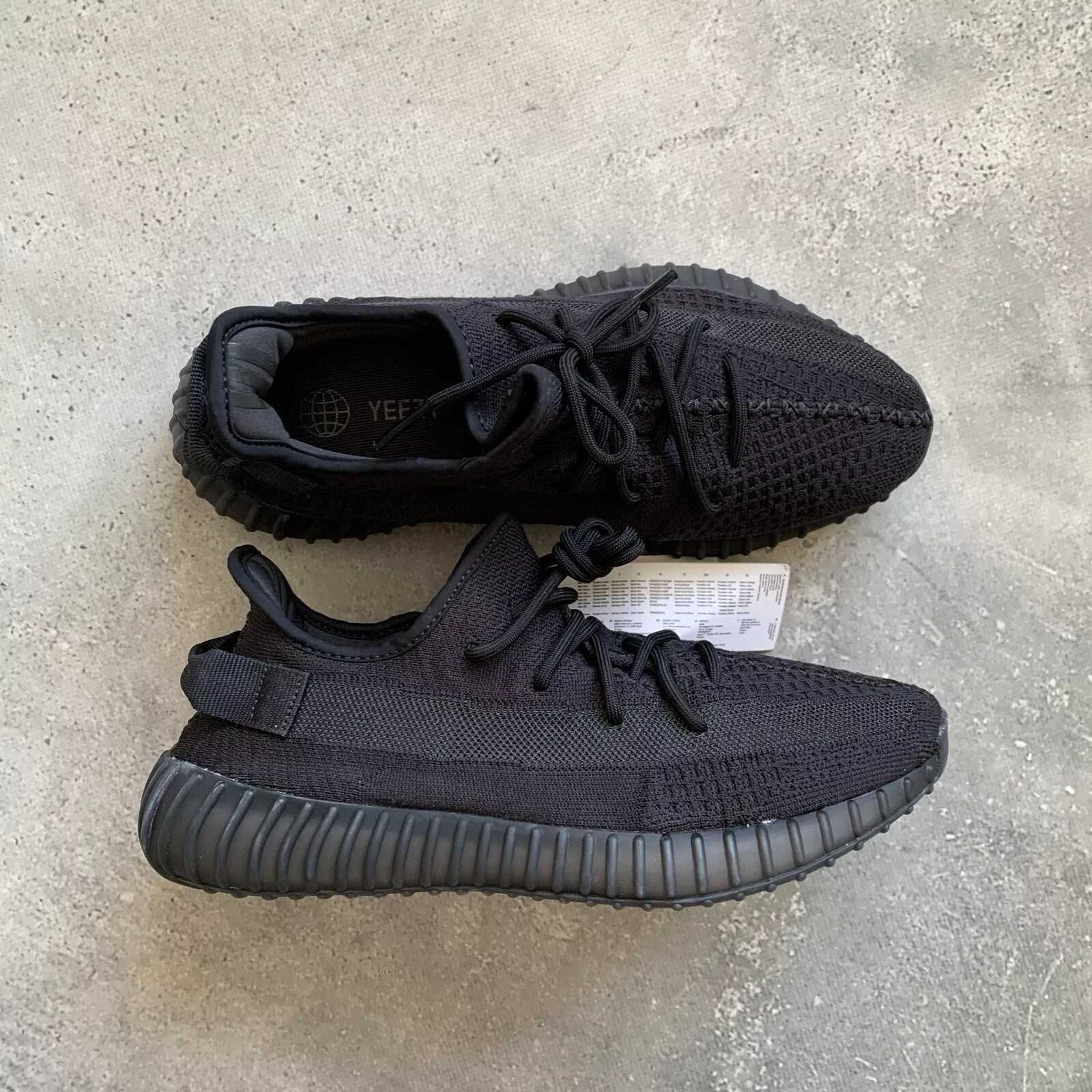 |Adidas| Yeezy Boost 350 V2 Black Sneakers