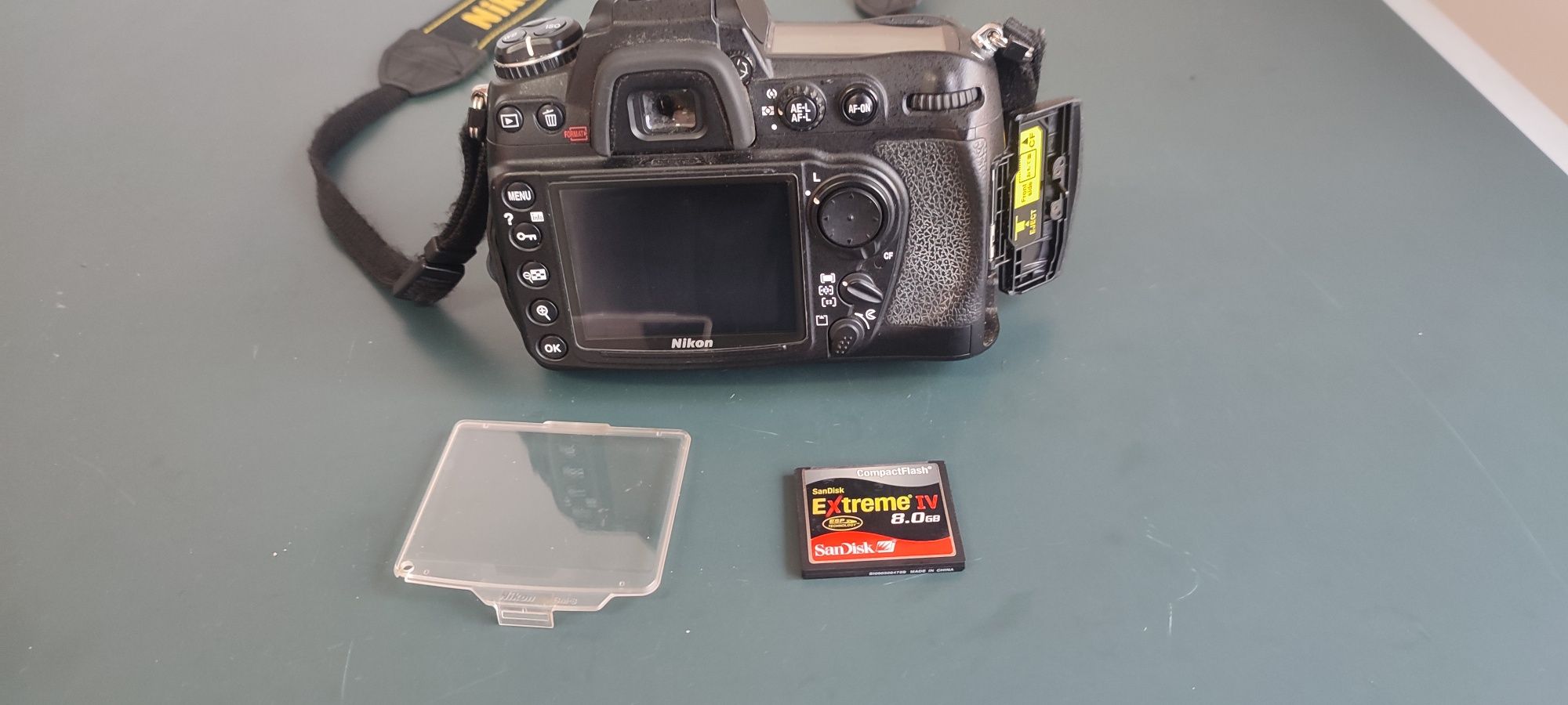 Nikon d300 + obiectiv Nikon 28-70