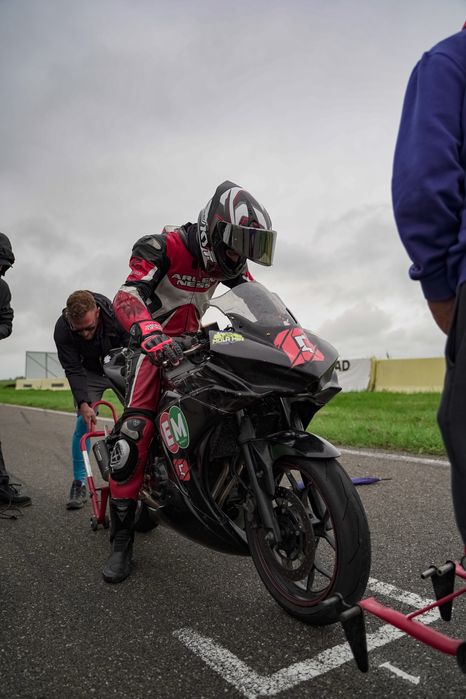 Vand Yamaha R3 2015 (pista, circuit, track)