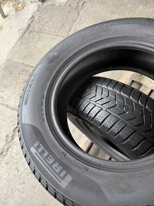 2x Anvelope iarna 215/65 r16 - Pirelli Sotto Zero 3 Winter