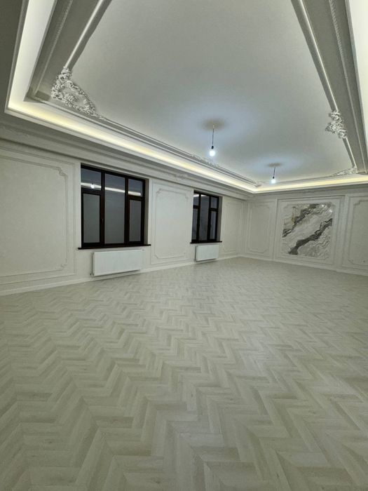 Сдаётся участок под офис Гостиница Россия