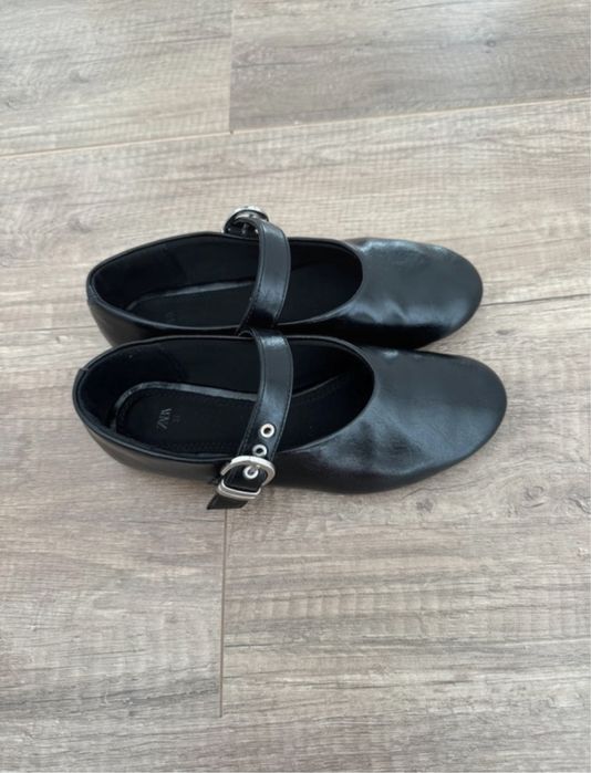 Pantofi fetite Zara.