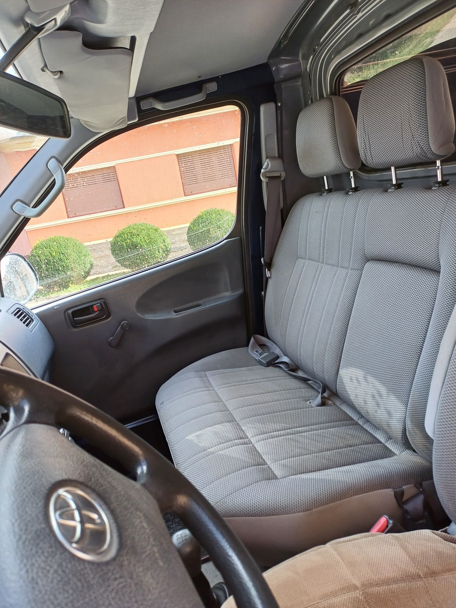 toyota hiace furgon