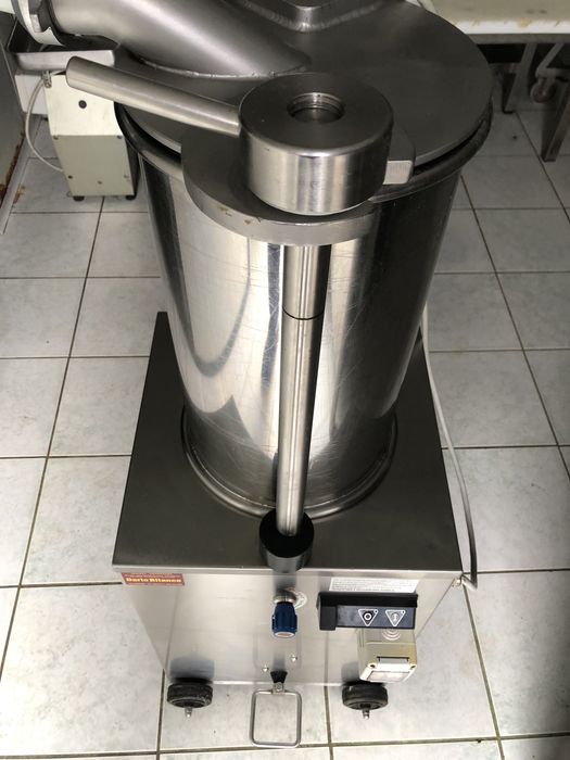 La Felsinea-Masina umplut/sprit carnati/automat 24 litri