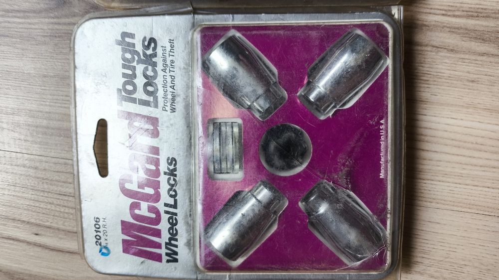 Два комплекта секретни гайки MCGARD