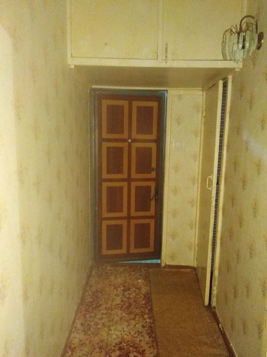 Сдаётся 2 комнатная переделаная в 3 ком