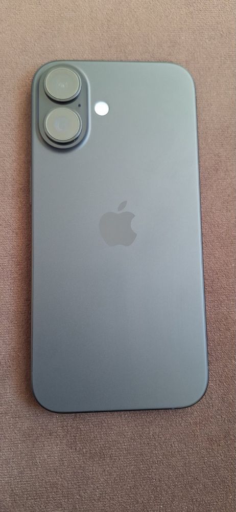 iPhone 16, 256GB +2 години гаранция + подарък