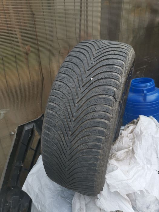 Jante Aliaj R17 cu Anvelope Iarna 5*115