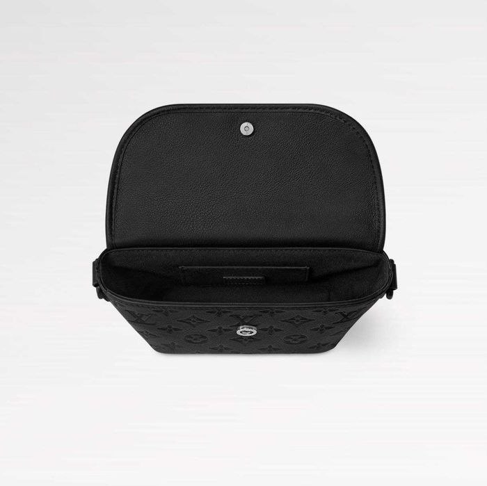 Мъжка Чанта Lous Vuitton LV M12636